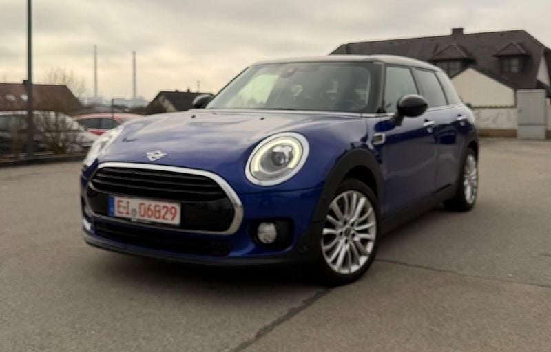 Usado Mini Cooper D 150 CV (110 kW) 2019 Púrpura Utilitario