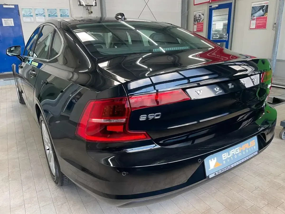 Gebraucht Volvo S90 Momentum 150 PS (110 kW) 2017 Schwarz Limousine