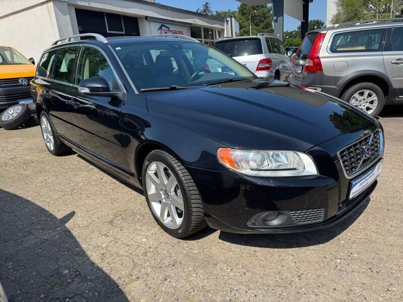 Schwarz Gebraucht 2008 Volvo V70 Summum Kombi | 8.990 € (Fairer Preis) - Bild 1/3
