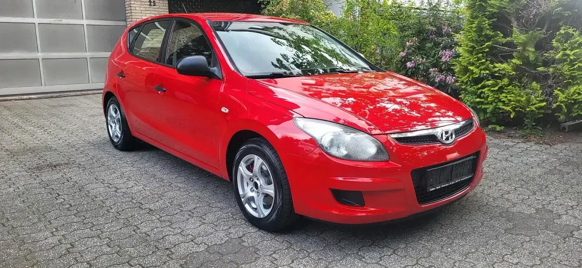 Gebraucht Hyundai i30 109 PS (80 kW) 2009 Rot Kleinwagen