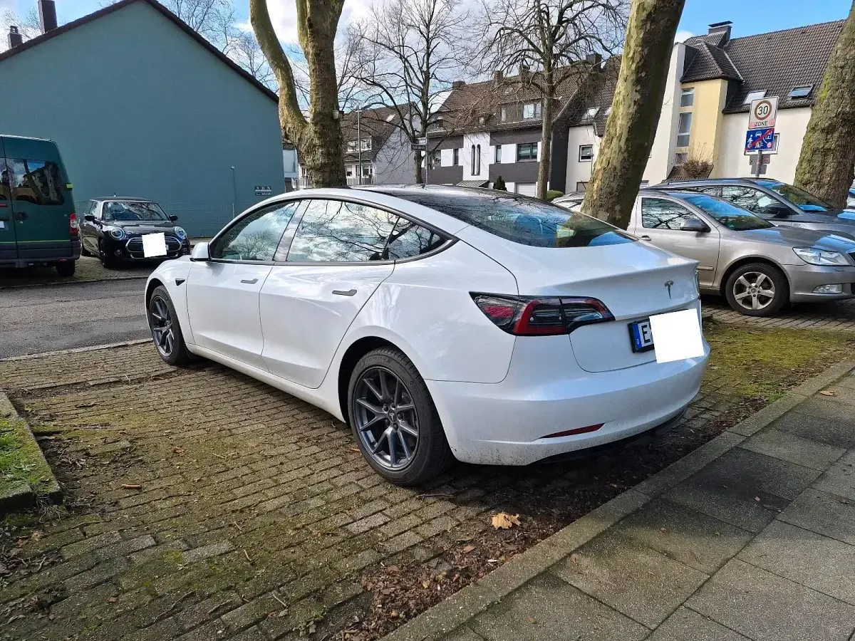 Usado Tesla Model 3 Standard Range 209 kW (285 CV) 2023 Blanco Berlina