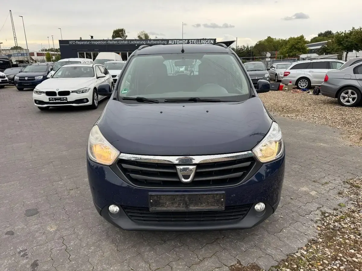 Gebraucht Dacia Lodgy Lauréate 83 PS (61 kW) 2013 Blau Van / Kleinbus