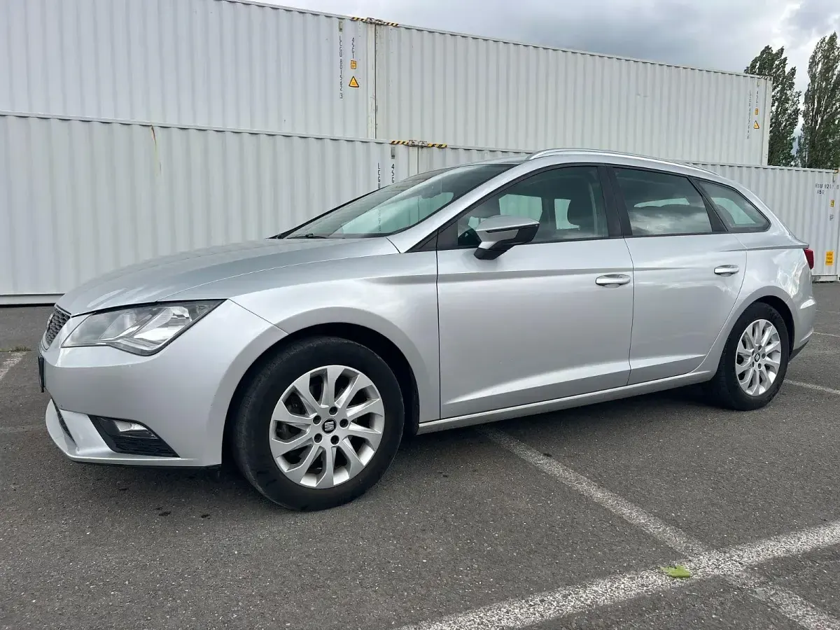 Używany Seat Leon ST Style 110 KM (80 kW) 2015 Srebrny Kombi