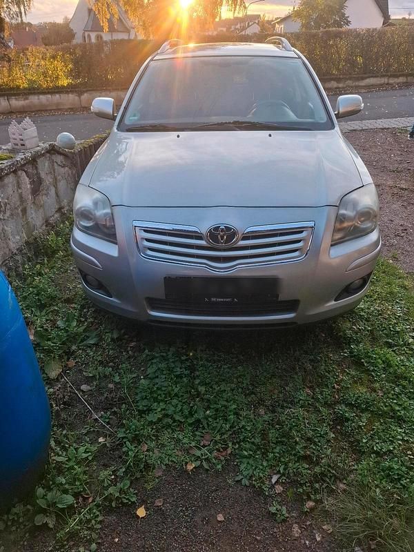 Silber Gebraucht 2008 Toyota Avensis Kombi | 3.750 € (Fairer Preis) - Bild 1/4