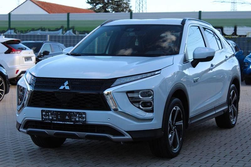 Weiß Gebraucht 2022 Mitsubishi Eclipse Cross Plus SUV | 21.990 € (Guter Preis) - Bild 1/4