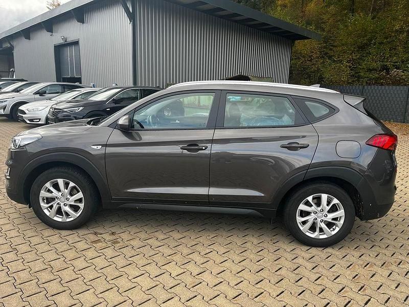 Gebraucht Hyundai Tucson Pure 177 PS (130 kW) 2019 Grau SUV