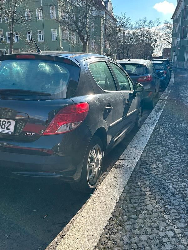 Gebraucht Peugeot 207 75 PS (55 kW) 2012 Schwarz Kombi