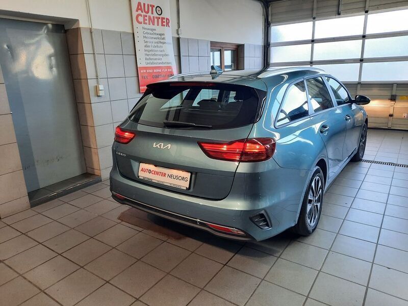 Gebraucht Kia Ceed Sportswagon 140 PS (102 kW) 2024 Grün Kombi