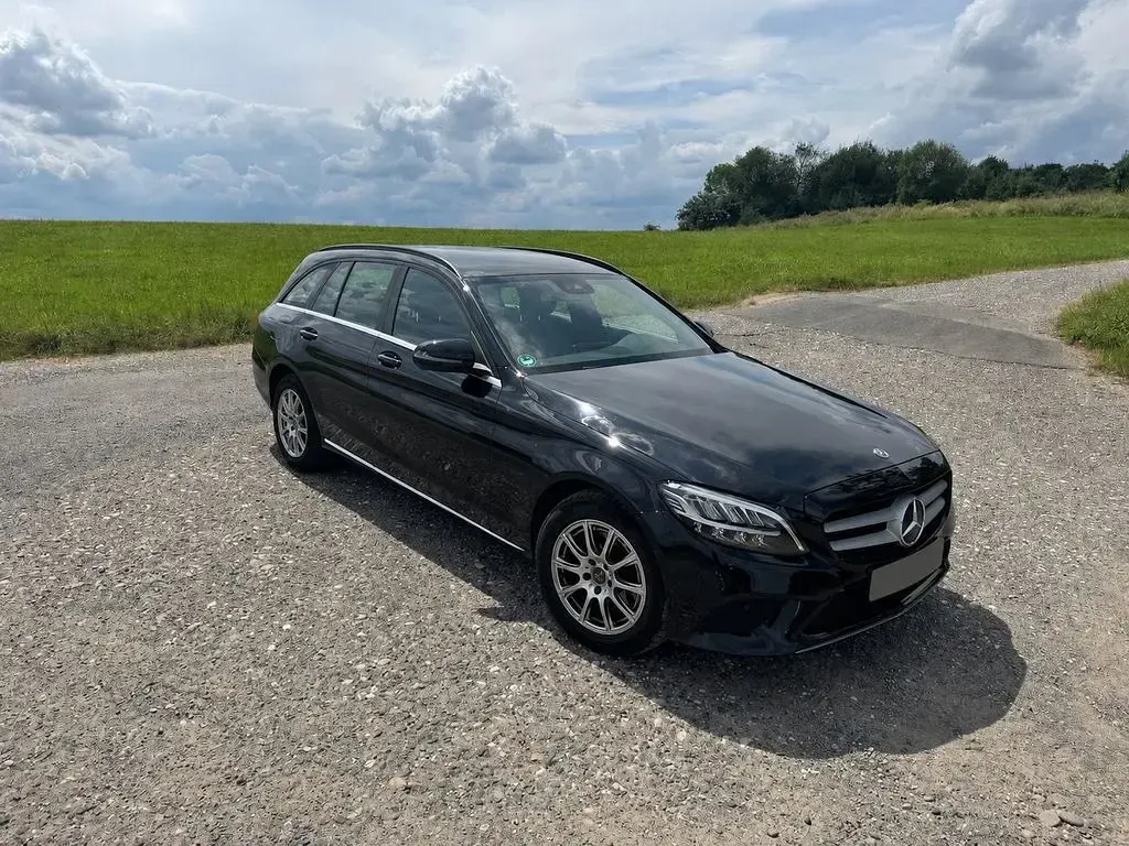 Gebraucht Mercedes C200 160 PS (117 kW) 2019 Schwarz Limousine