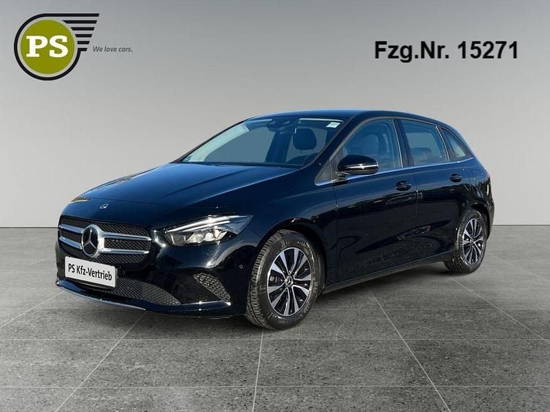 Schwarz Gebraucht 2022 Mercedes B200 Van / Kleinbus | 22.980 € (Superpreis) - Bild 1/4