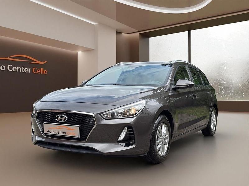 Grau Gebraucht 2017 Hyundai i30 Kombi | 7.990 € (Guter Preis) - Bild 1/4