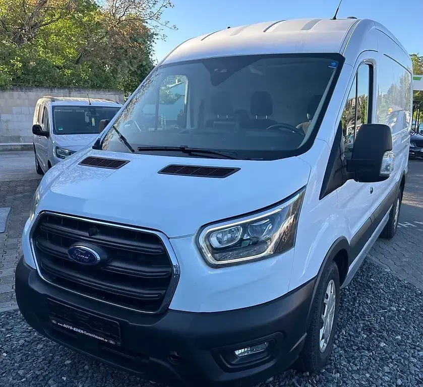 Gebraucht Ford Transit Trend 170 PS (125 kW) 2022 Weiß Van / Kleinbus