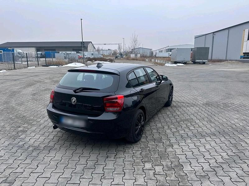 Gebraucht BMW 116 136 PS (100 kW) 2013 Schwarz Kleinwagen