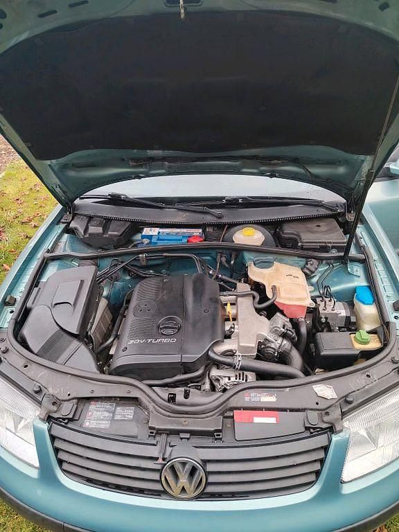 Gebraucht VW Passat 150 PS (110 kW) 1998 Grün Limousine