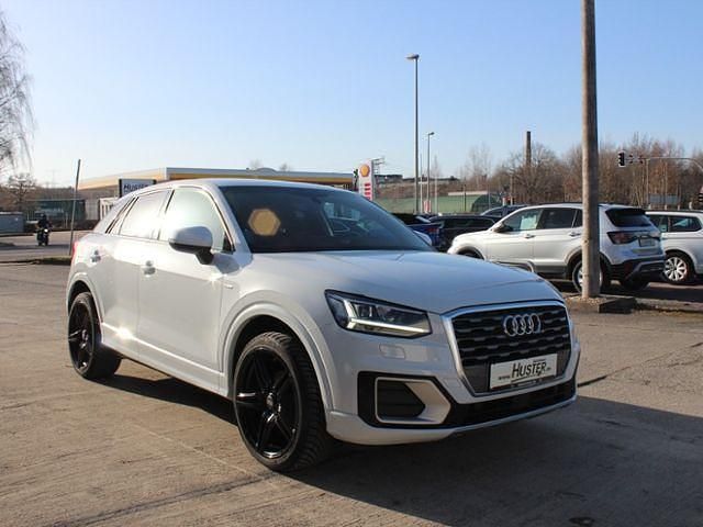 Gebraucht Audi Q2 S-Line 150 PS (110 kW) 2019 Gletscherweißmetallic 7211 (metallic) SUV