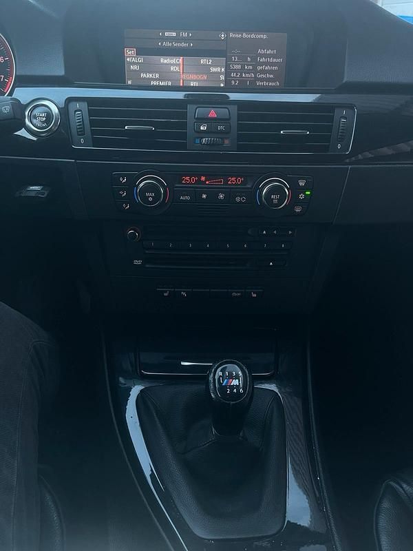 Gebraucht BMW 320 170 PS (125 kW) 2008 Schwarz Coupé