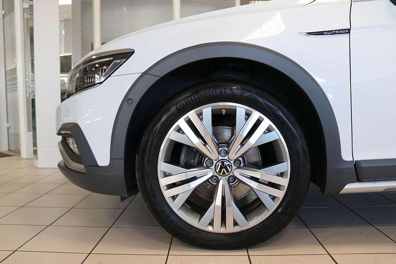 Gebraucht VW Passat Alltrack 200 PS (147 kW) 2023 Weiß Kombi