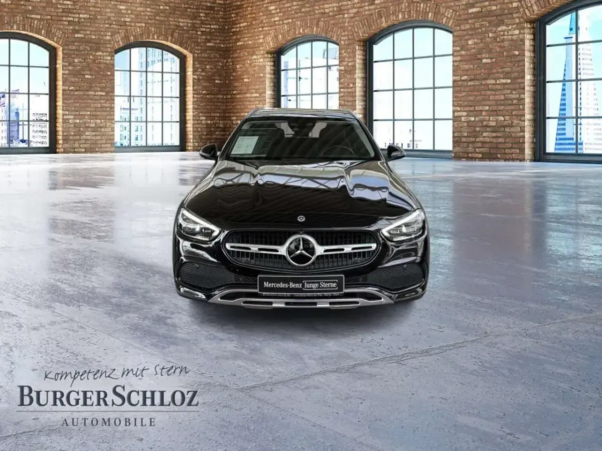 Gebraucht Mercedes C220 200 PS (147 kW) 2022 Metalliclack obsidianschwarz Kombi