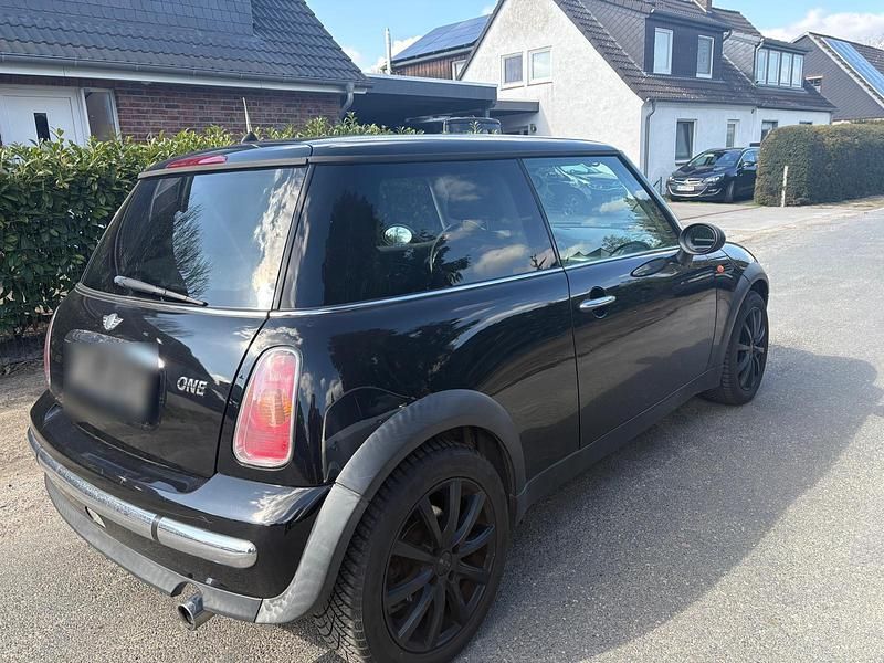 Second-hand Mini ONE 90 CP (66 kW) 2004 Negru Hatchback