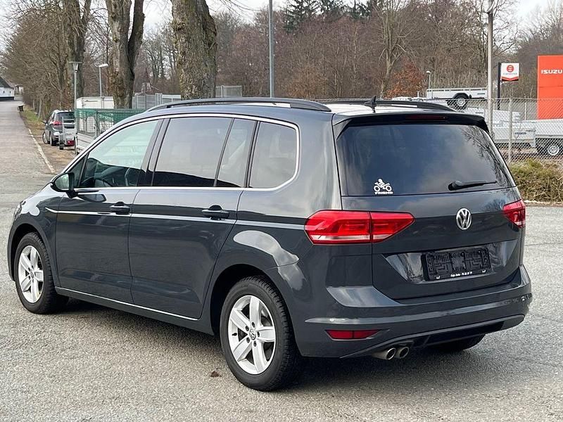 Gebraucht VW Touran Highline 190 PS (139 kW) 2017 Grau Van / Kleinbus