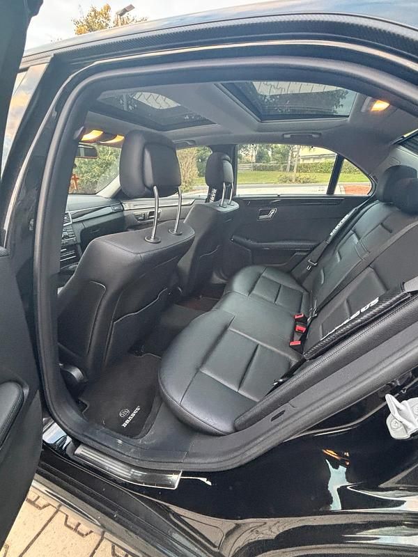 Gebraucht Mercedes E350 360 PS (264 kW) 2010 Schwarz Limousine