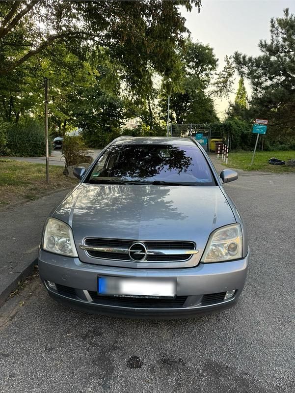 Silber Gebraucht 2025 Opel Vectra Kombi | 2.800 € - Bild 1/4