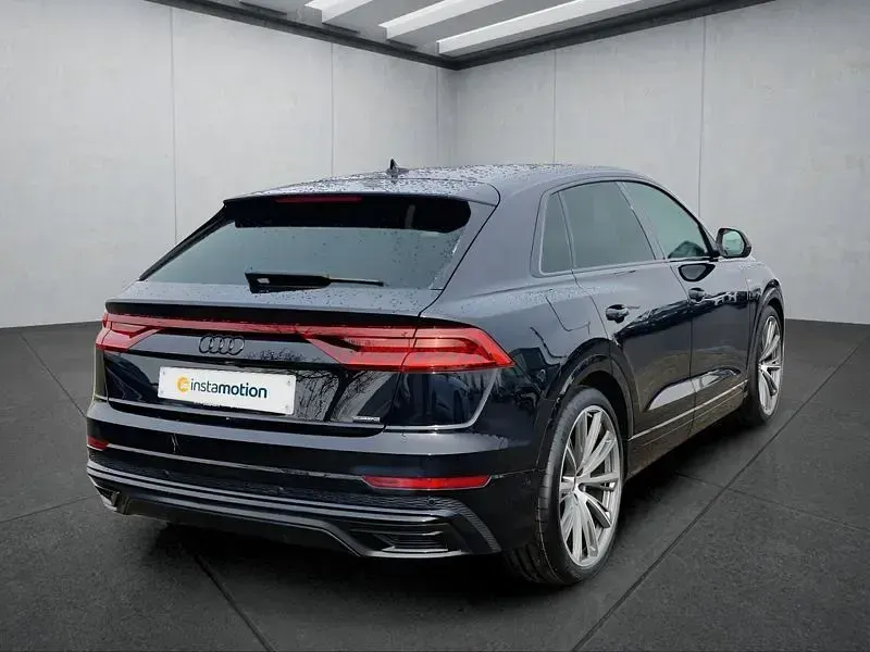 Gebraucht Audi Q8 286 PS (210 kW) 2022 Schwarz SUV