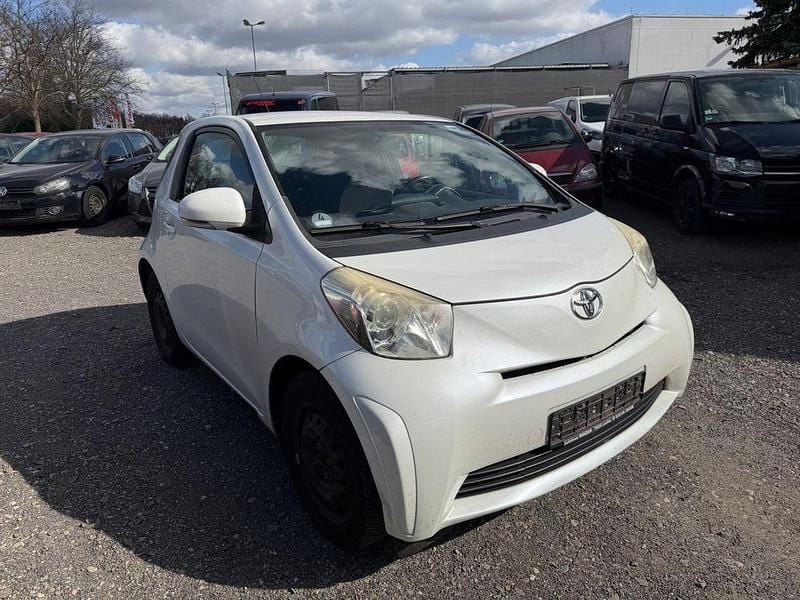 Gebraucht Toyota iQ 68 PS (50 kW) 2009 Weiß Kleinwagen