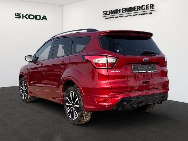 Gebraucht Ford Kuga ST-Line 179 PS (131 kW) 2019 Rot SUV