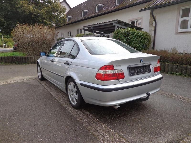 Gebraucht BMW 318 143 PS (105 kW) 2004 Silber Limousine
