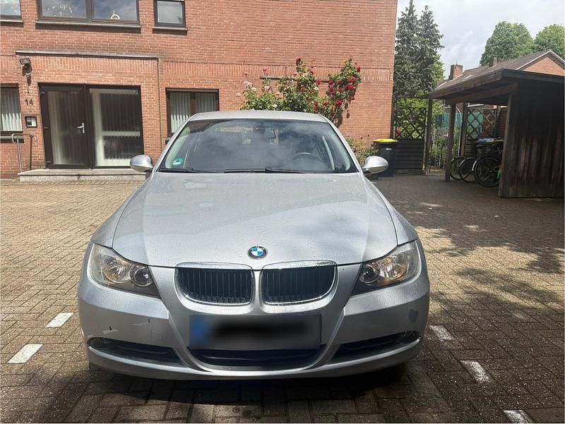 Gebraucht BMW 318 129 PS (94 kW) 2006 Silber Limousine