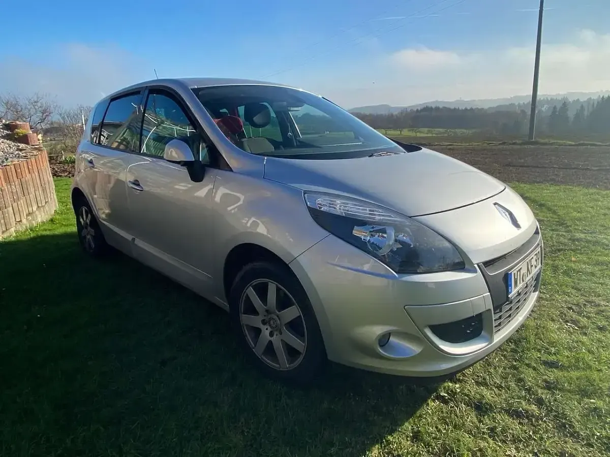 Gebraucht Renault Scénic III Dynamique 110 PS (80 kW) 2011 Grau Kombi