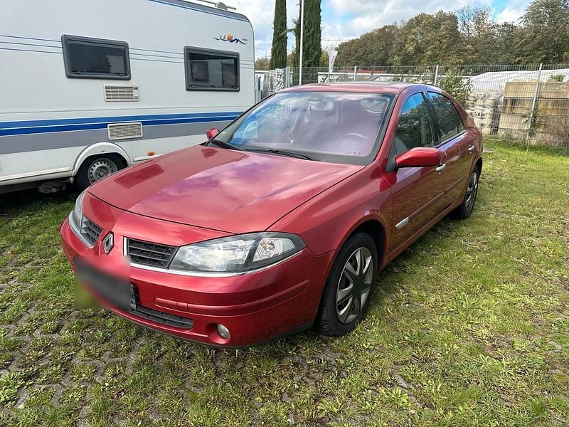Rot Gebraucht 2005 Renault Laguna II Limousine | 900 € (Superpreis) - Bild 1/4