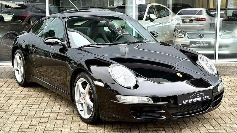 Tiefschwarz Gebraucht 2004 Porsche 911 Carrera Coupé | 44.900 € (Fairer Preis) - Bild 1/4