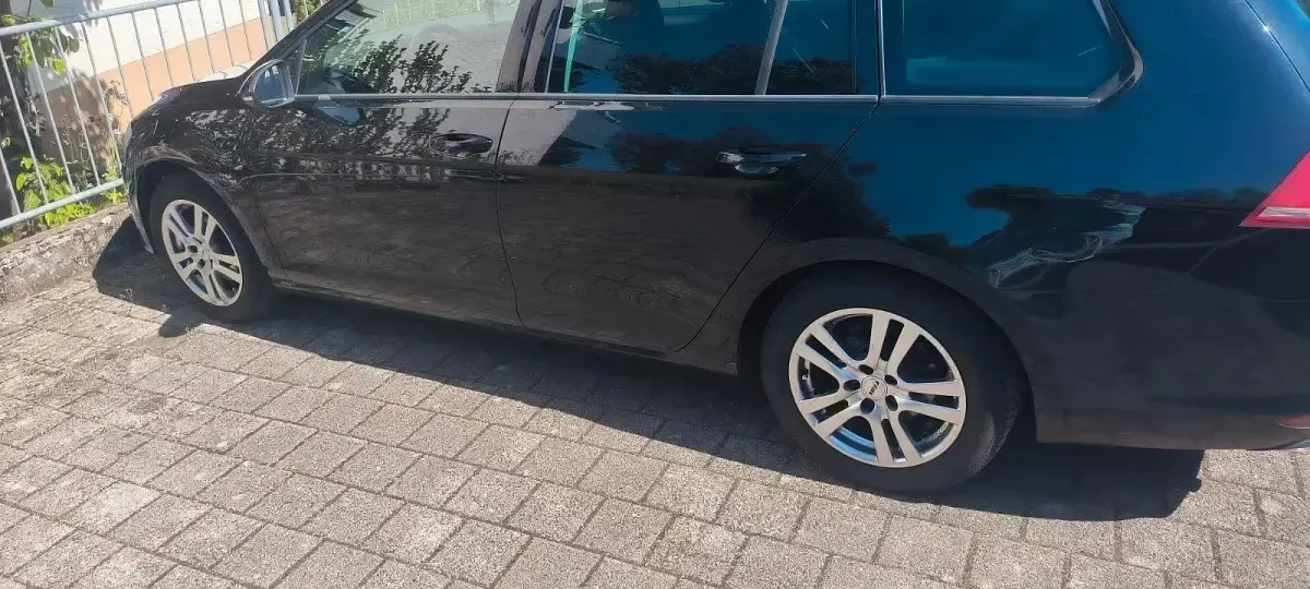 Gebraucht VW Golf VII Comfortline 105 PS (77 kW) 2013 Schwarz Kombi