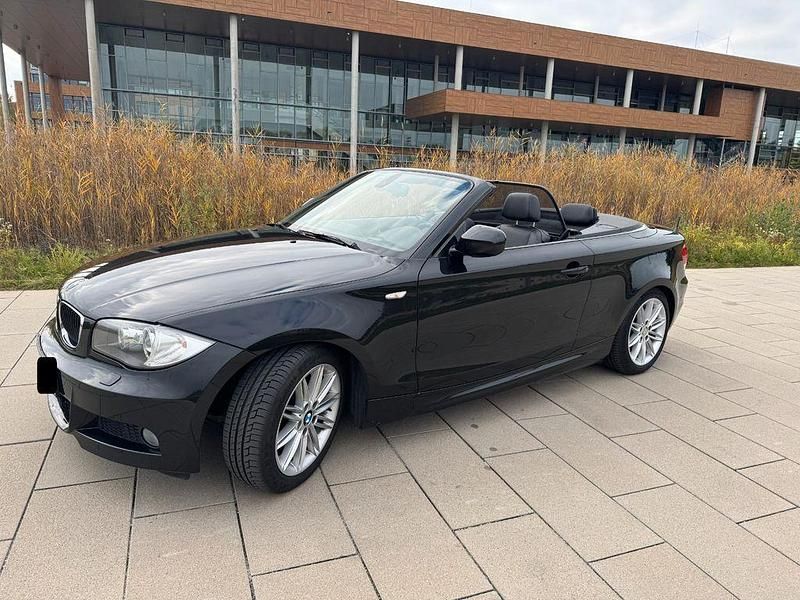Schwarz Gebraucht 2010 BMW 120 Cabriolet M Sport Cabrio | 15.700 € (Teuer) - Bild 1/4