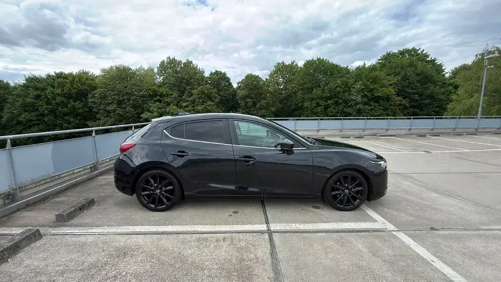 Gebraucht Mazda 3 Inclusive 120 PS (88 kW) 2017 Schwarz Limousine