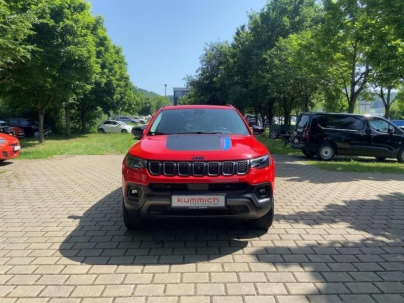 Gebraucht Jeep Compass Trailhawk 179 PS (131 kW) 2023 Colorado red (rot) SUV