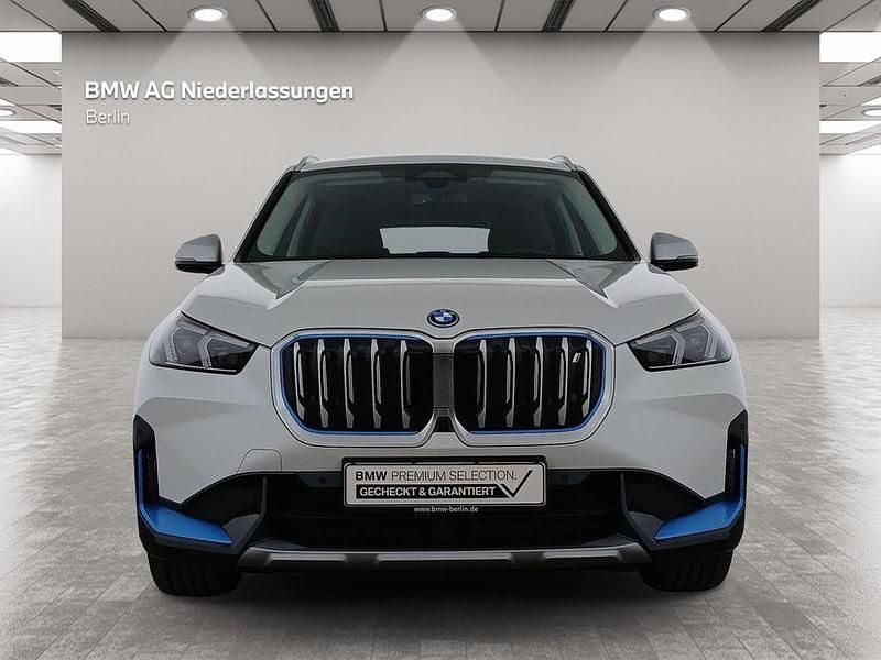 Gebraucht BMW iX1 Performance 200 kW (272 PS) 2022 Weiß SUV