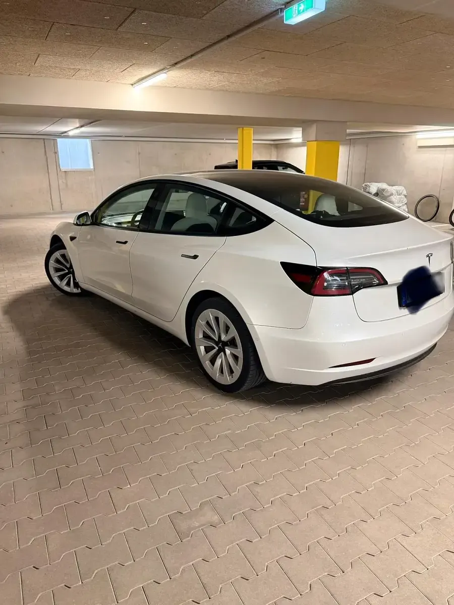 Gebraucht Tesla Model 3 Standard Range 239 kW (325 PS) 2021 Weiß Limousine