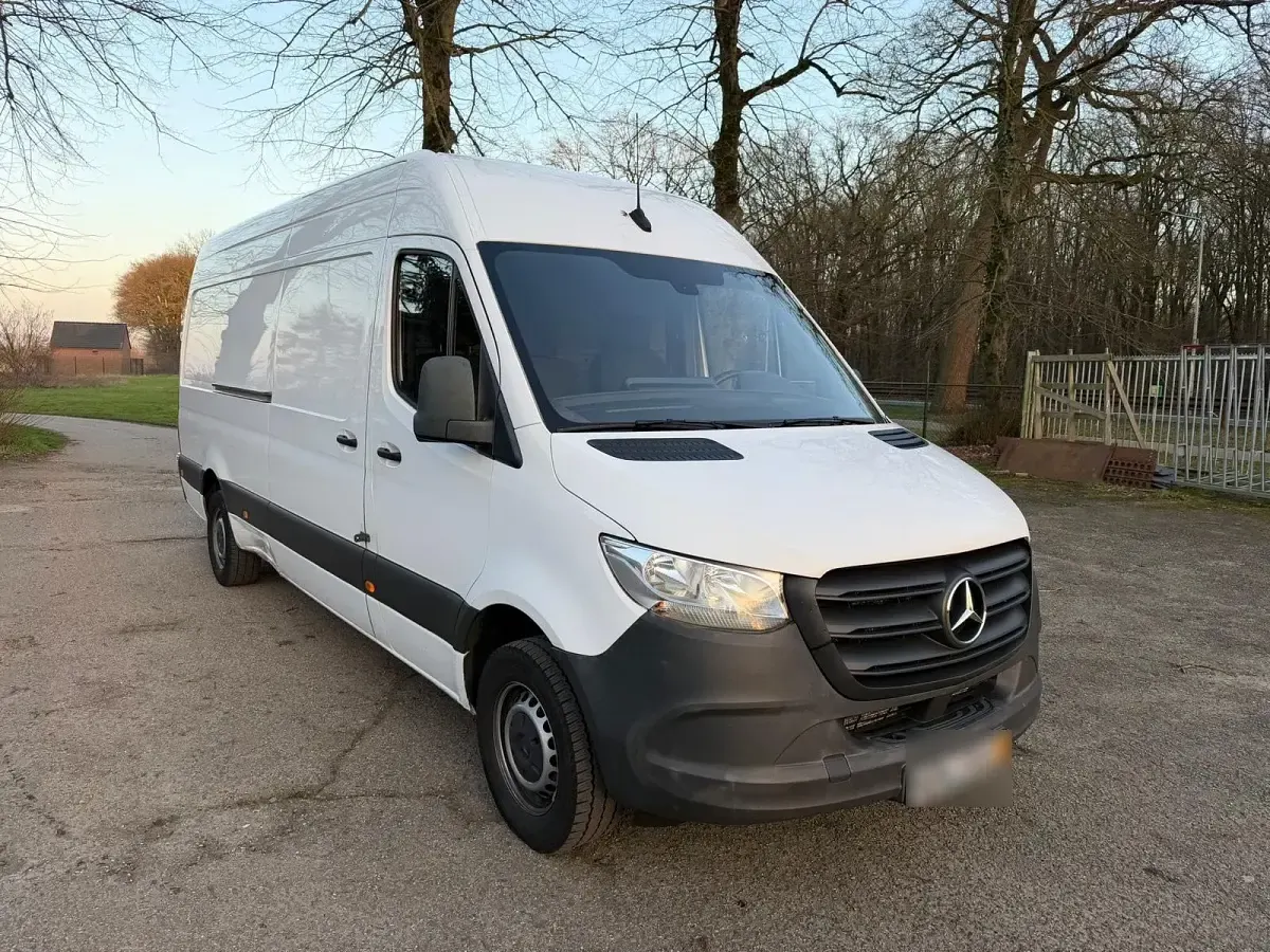 Gebraucht Mercedes Sprinter 150 PS (110 kW) 2023 Weiß Van