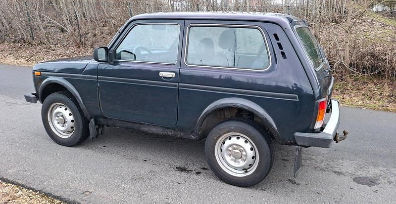 Second-hand Lada niva 83 CP (61 kW) 2014 Albastru SUV