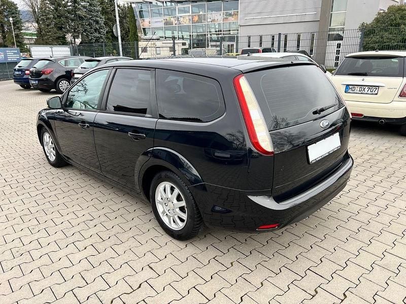 Gebraucht Ford Focus 90 PS (66 kW) 2010 Schwarz Limousine