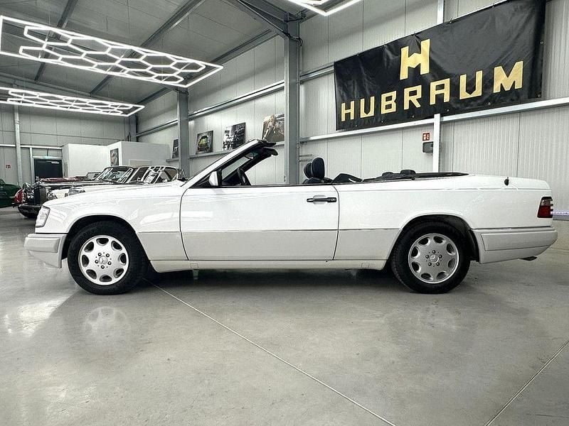 Usata Mercedes E320 220 CV (161 kW) 1994 Bianco Cabrio