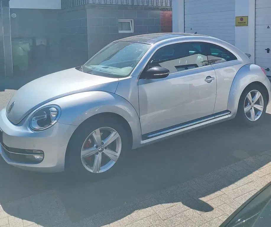Używany VW Beetle Sport 200 KM (147 kW) 2012 Srebrny Hatchback