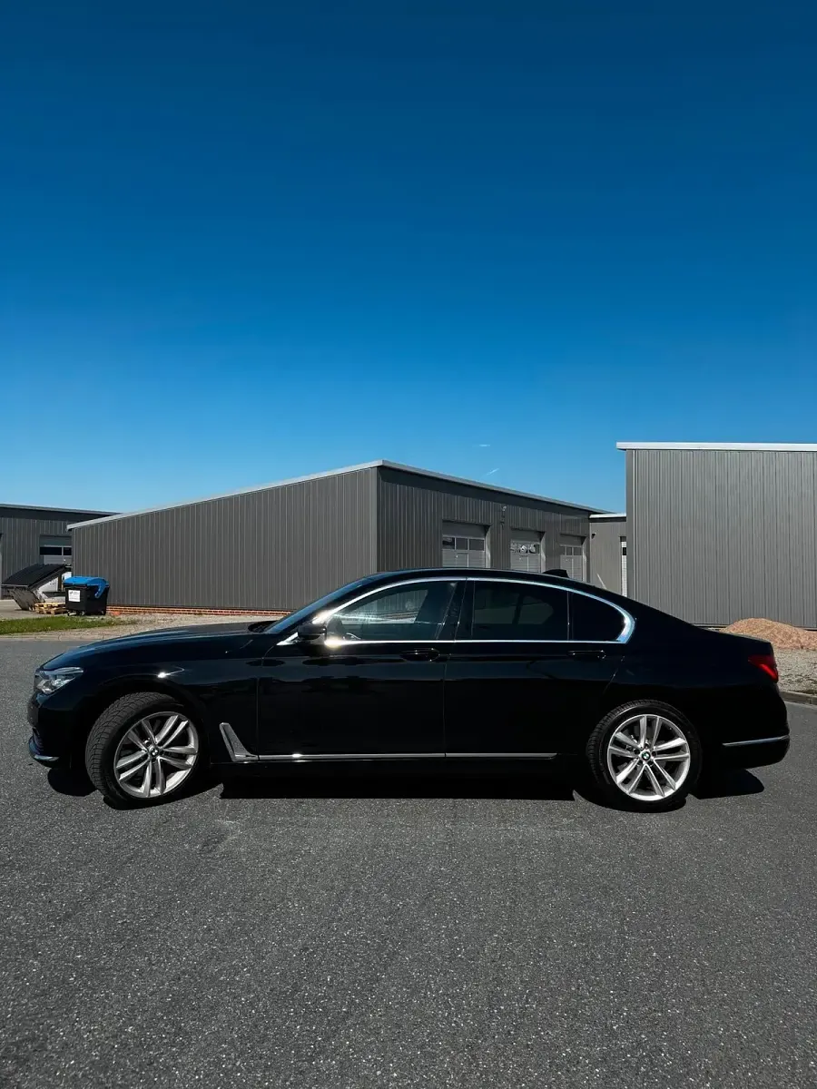 Gebraucht BMW 730 Sport Line 265 PS (194 kW) 2016 Schwarz Limousine