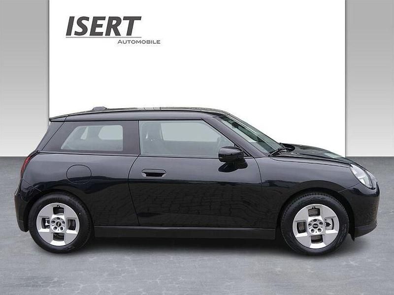 Gebraucht Mini Cooper Essential 135 kW (184 PS) 2025 Schwarz Kleinwagen