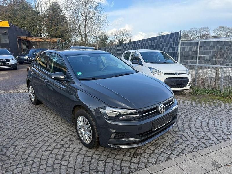 Gebraucht VW Polo Comfortline 95 PS (69 kW) 2018 Grau Kleinwagen