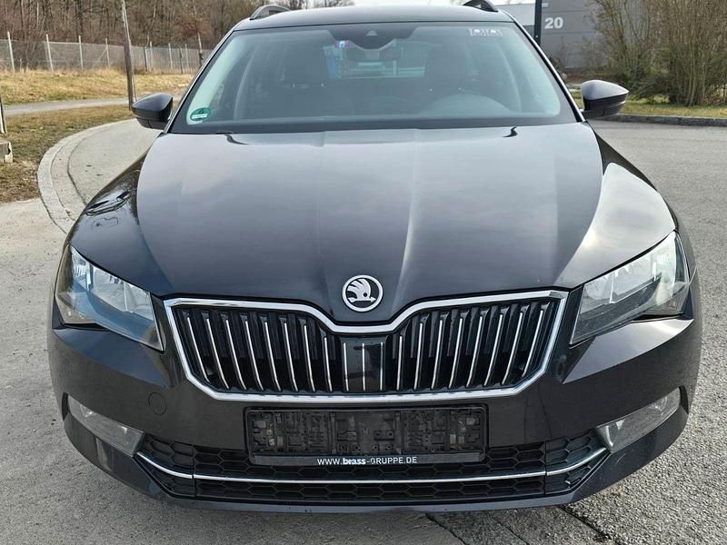 Gebraucht Skoda Superb Ambition 150 PS (110 kW) 2016 Schwarz Kombi