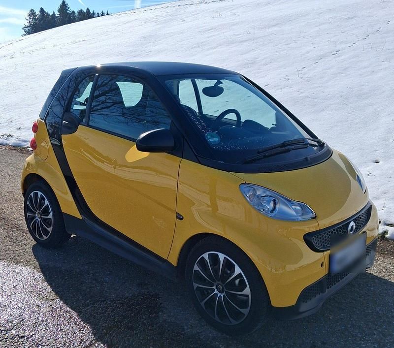 Gebraucht Smart ForTwo Coupé 61 PS (44 kW) 2014 Gelb Coupé